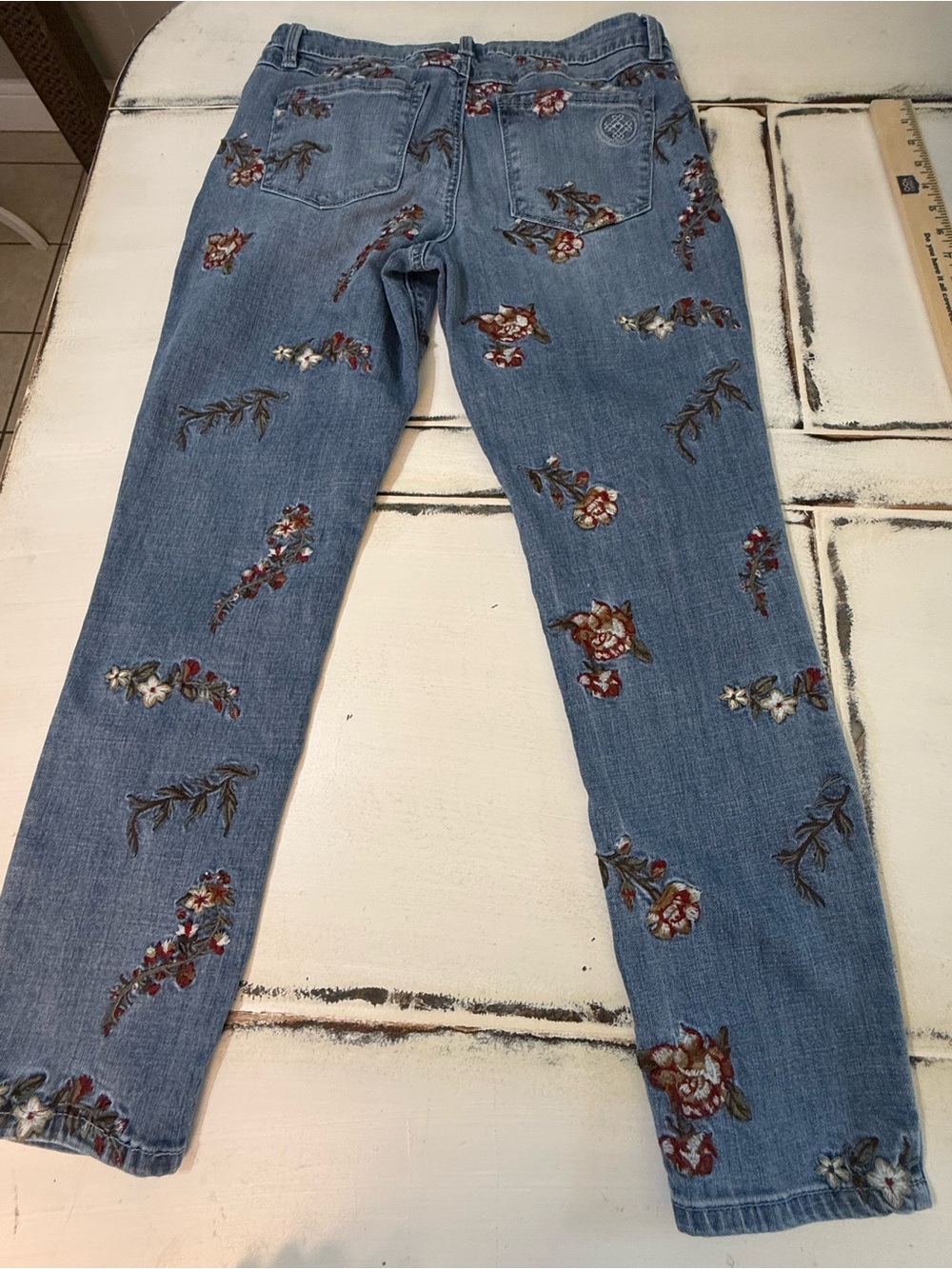 Laurie Felt Los Angeles Classic Slim Leg Embroidered Jeans – Size 8 - Picture 3 of 13